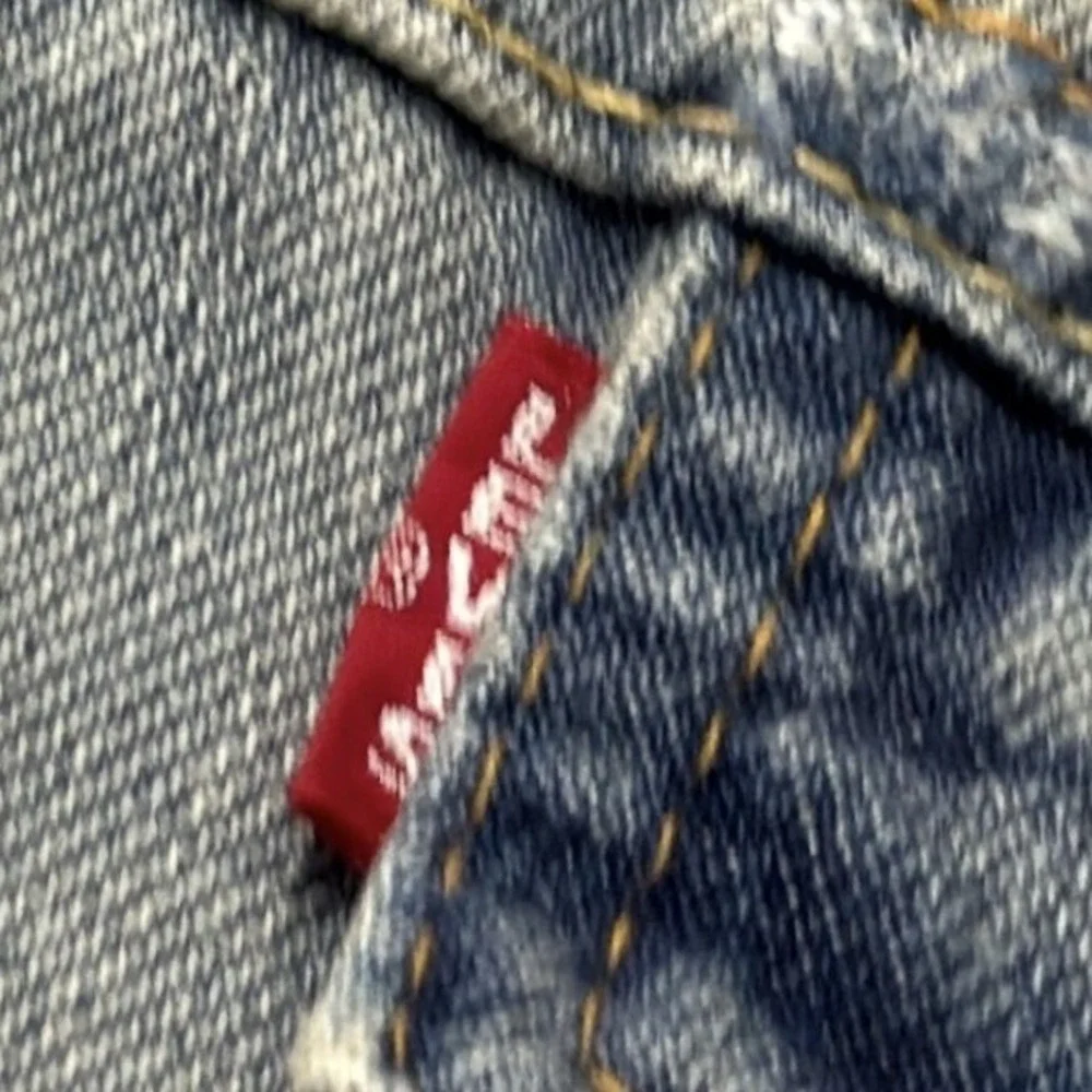Levis Big E Denim Trucker Jacket Light Wash Embroidered Distressed M - Picture 3 of 10